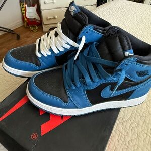 Nike Women's Sneakers in Blue and Black